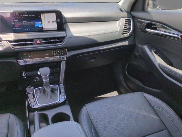 new 2025 Kia Seltos car, priced at $27,703