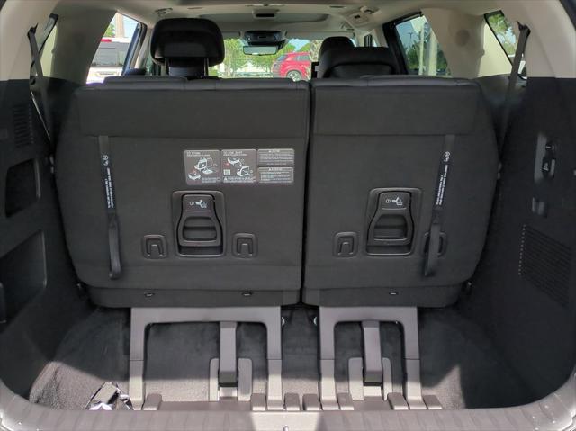 new 2025 Kia Carnival Hybrid car, priced at $53,745