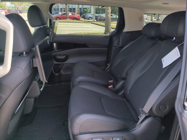 new 2025 Kia Carnival Hybrid car, priced at $53,745
