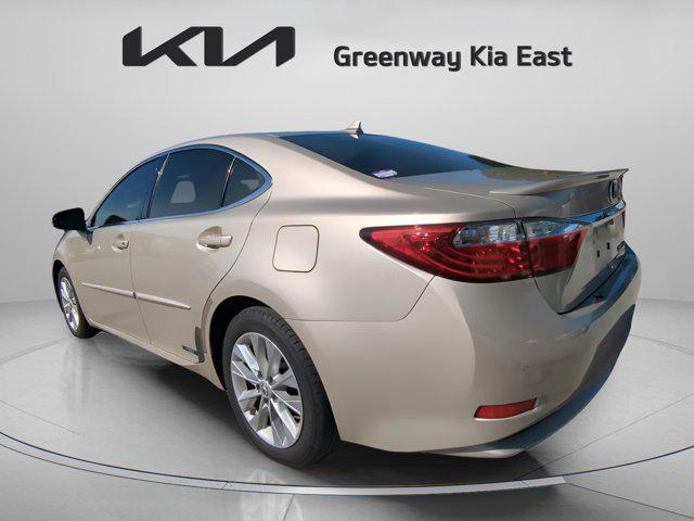 used 2014 Lexus ES 300h car, priced at $14,992