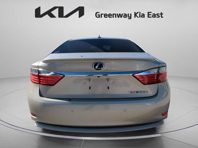 used 2014 Lexus ES 300h car, priced at $14,992