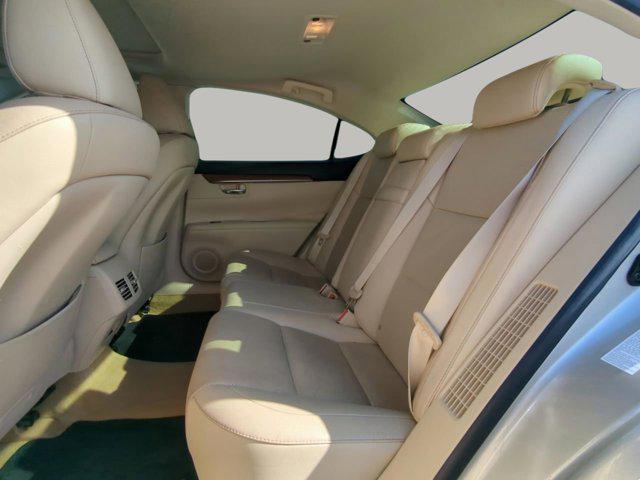 used 2014 Lexus ES 300h car, priced at $14,992
