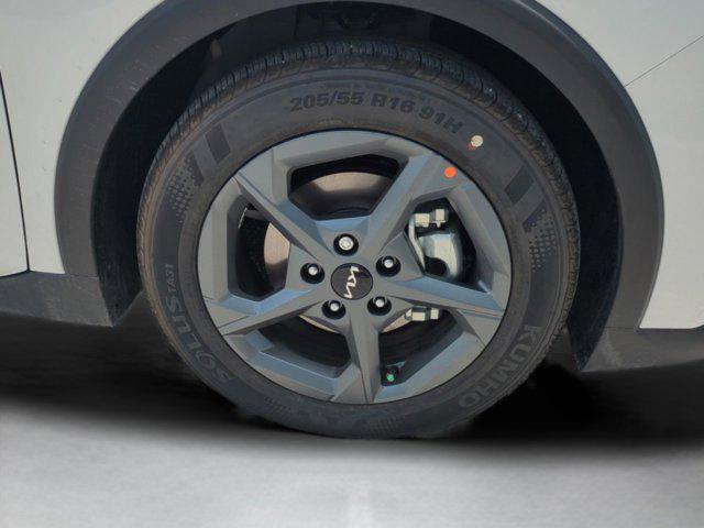 new 2025 Kia K4 car, priced at $22,998