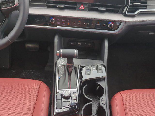 new 2025 Kia Sportage car, priced at $33,640