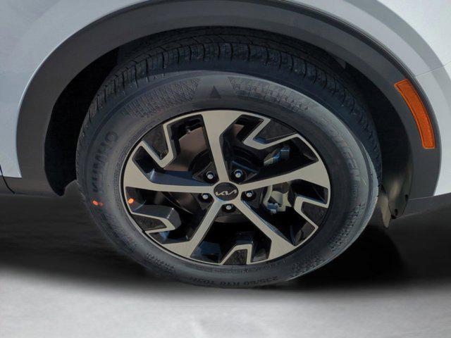 new 2025 Kia Sportage car, priced at $30,148