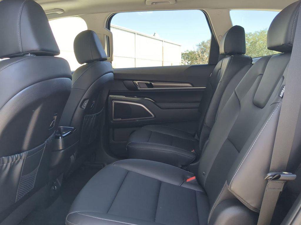new 2025 Kia Telluride car, priced at $38,302