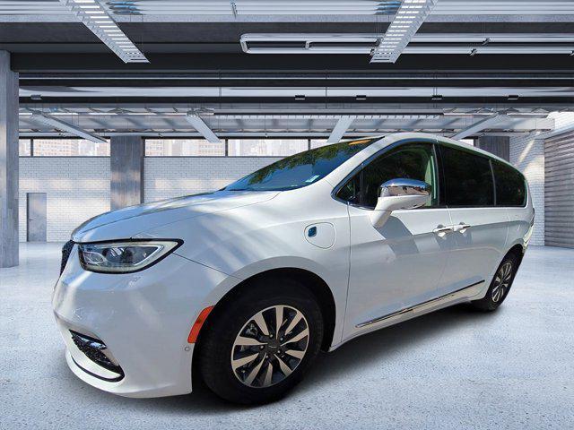 used 2022 Chrysler Pacifica Hybrid car, priced at $32,478