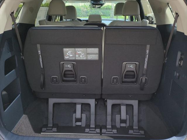 new 2025 Kia Carnival Hybrid car, priced at $47,703