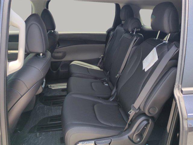 new 2025 Kia Carnival car, priced at $36,575
