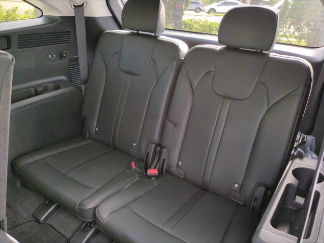 new 2025 Kia Sorento car, priced at $35,582