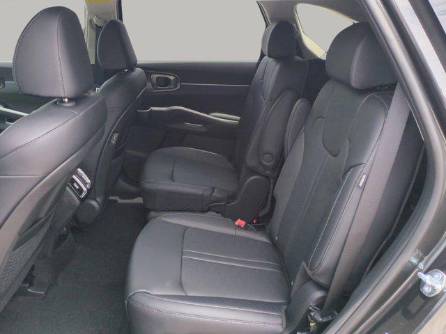 new 2025 Kia Sorento Hybrid car, priced at $38,684