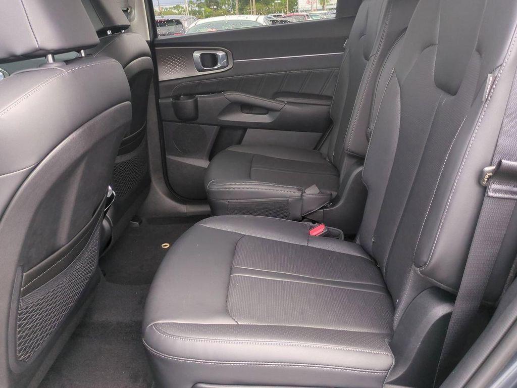 new 2025 Kia Sorento car, priced at $39,443