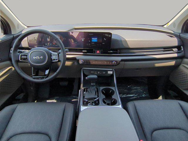 new 2025 Kia Carnival car, priced at $39,699