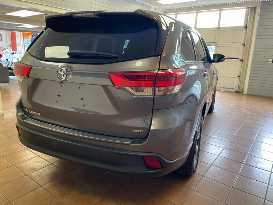 used 2019 Toyota Highlander car