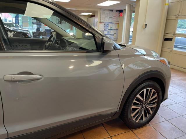 used 2022 Nissan Kicks car