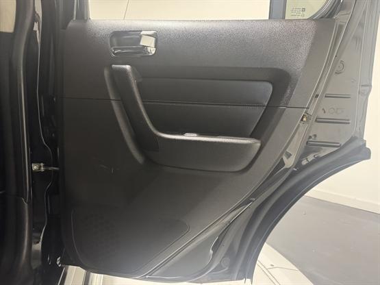 used 2006 Hummer H3 car, priced at $5,995