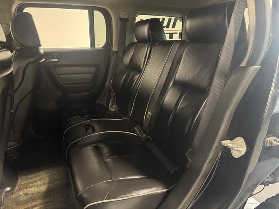 used 2006 Hummer H3 car, priced at $5,995