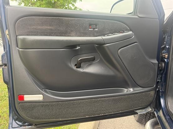used 2002 Chevrolet Silverado 2500 car, priced at $12,995