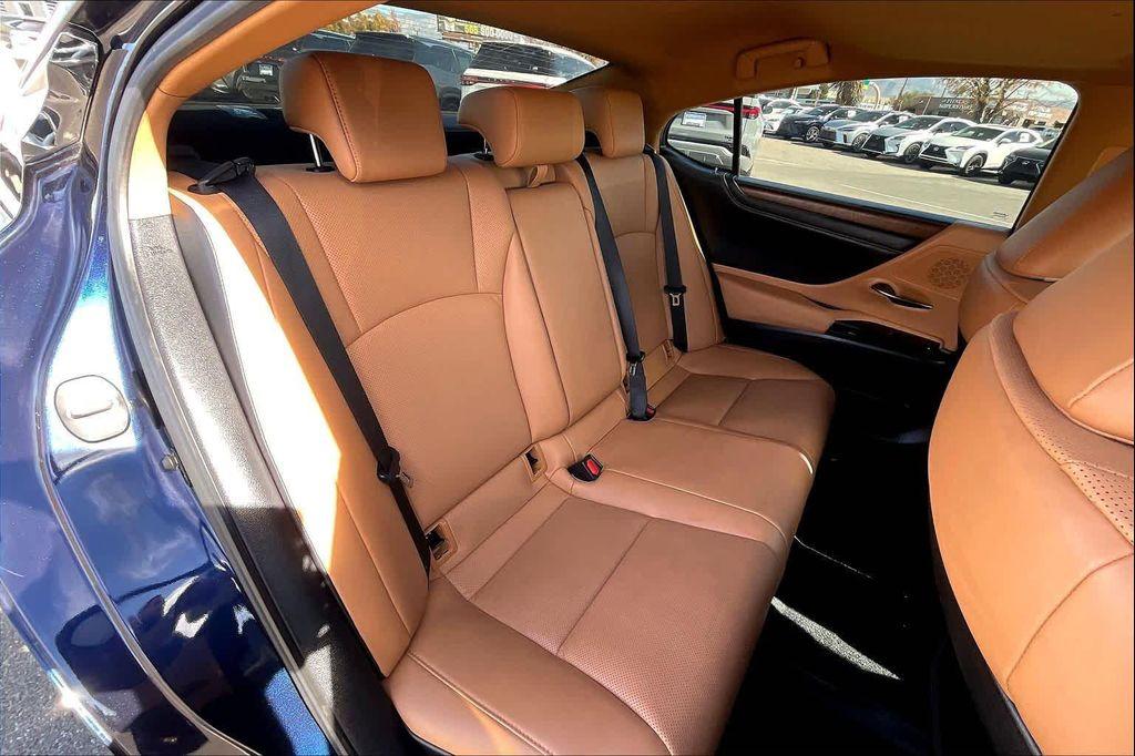 used 2023 Lexus ES 350 car, priced at $37,500