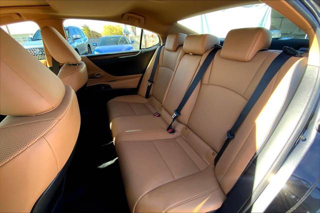 used 2024 Lexus ES 350 car, priced at $40,000