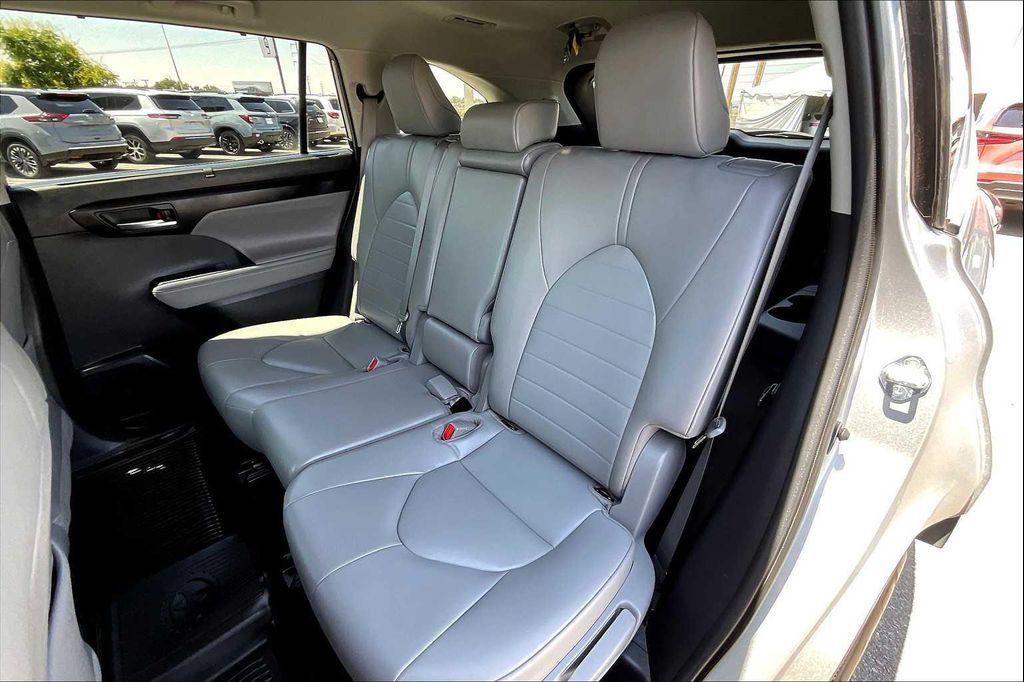 used 2022 Toyota Highlander car, priced at $35,000