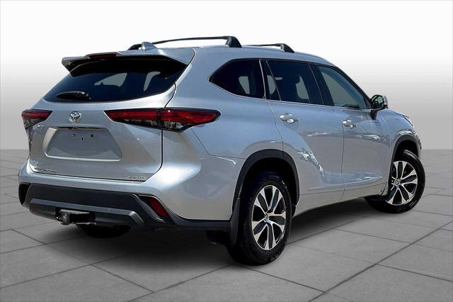 used 2022 Toyota Highlander car, priced at $38,000