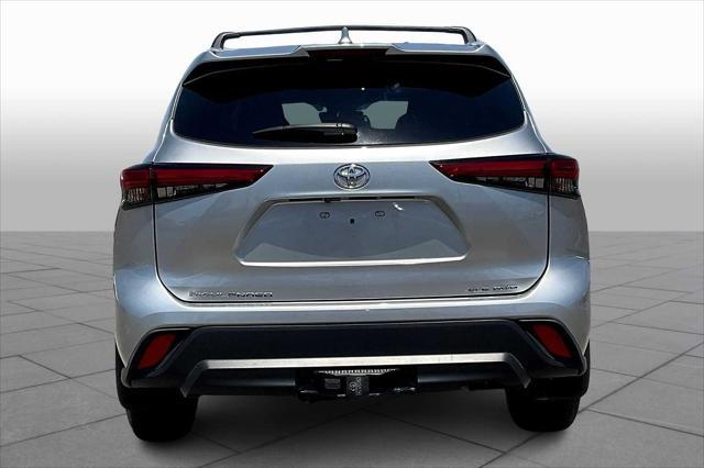used 2022 Toyota Highlander car, priced at $38,000