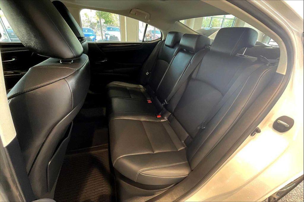 used 2021 Lexus ES 300h car, priced at $37,000