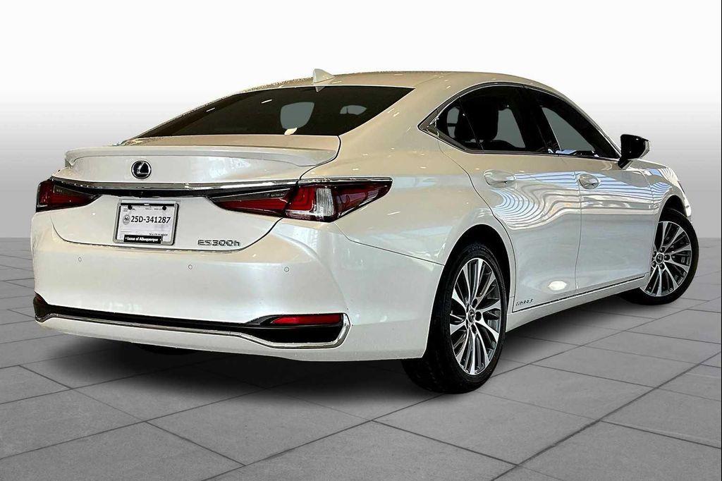 used 2021 Lexus ES 300h car, priced at $37,000