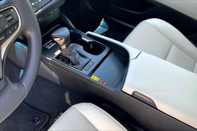 used 2024 Lexus ES 300h car, priced at $43,000