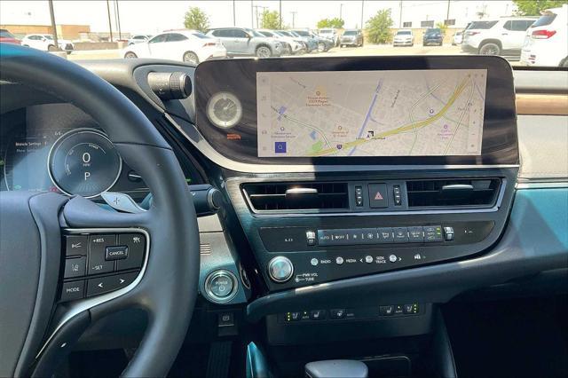 used 2024 Lexus ES 300h car, priced at $43,000