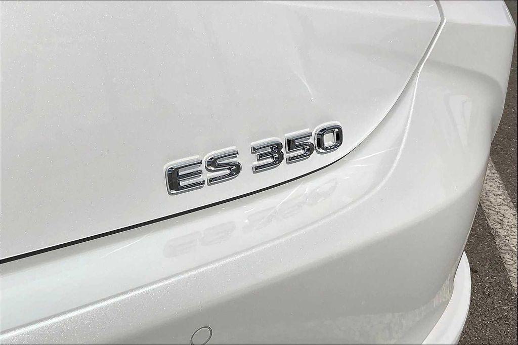 new 2025 Lexus ES 350 car, priced at $48,444