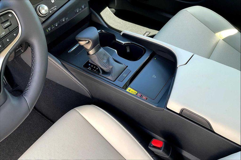 new 2025 Lexus ES 350 car, priced at $48,444