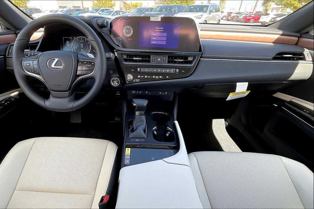 new 2025 Lexus ES 350 car, priced at $48,444