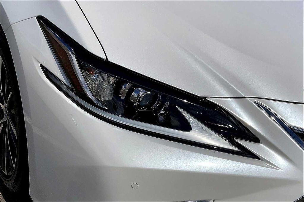 new 2025 Lexus ES 350 car, priced at $48,444