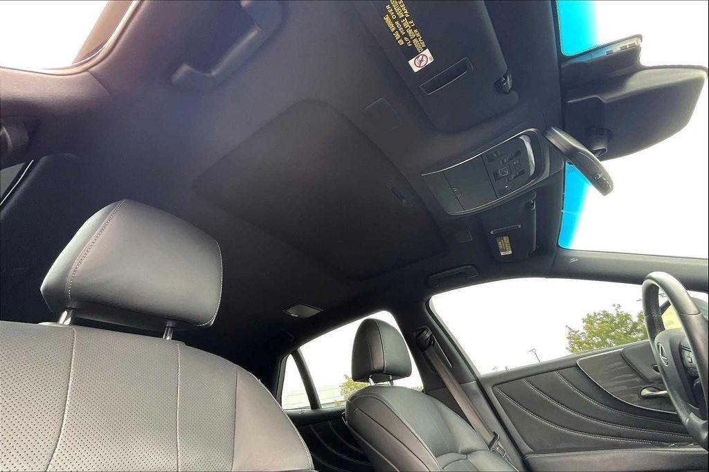 used 2022 Lexus LS 500 car, priced at $61,000
