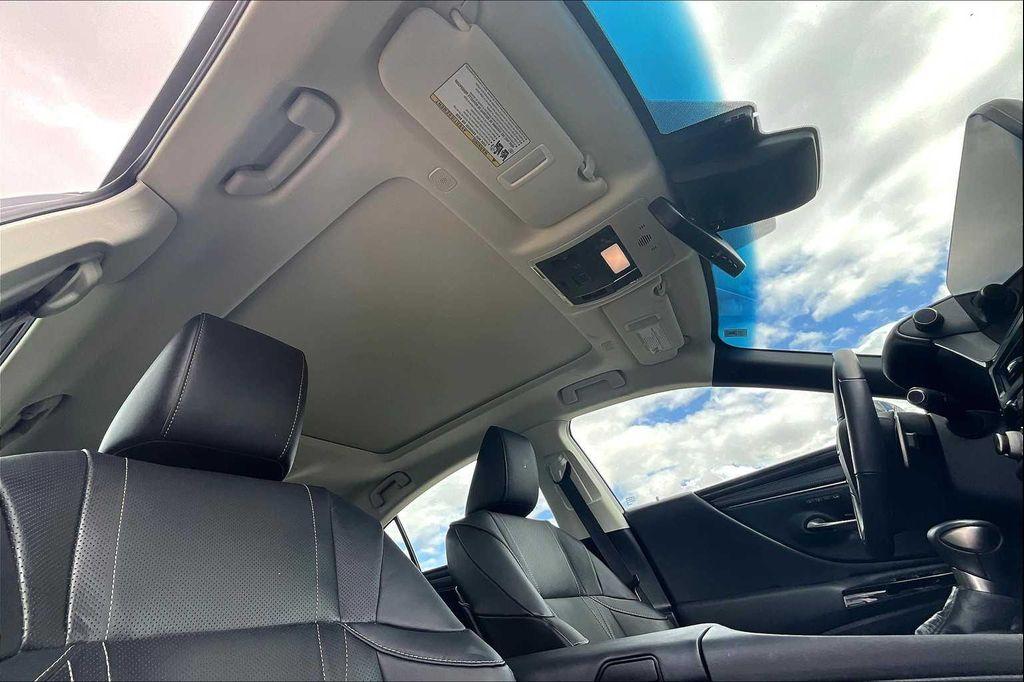 used 2024 Lexus ES 350 car, priced at $44,000