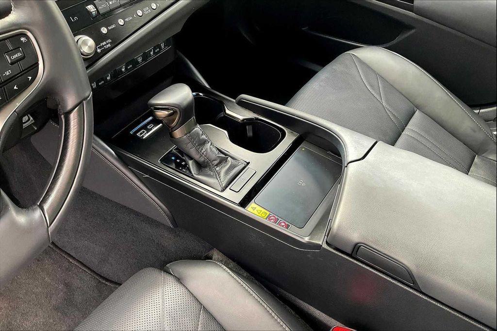 used 2024 Lexus ES 350 car, priced at $44,000