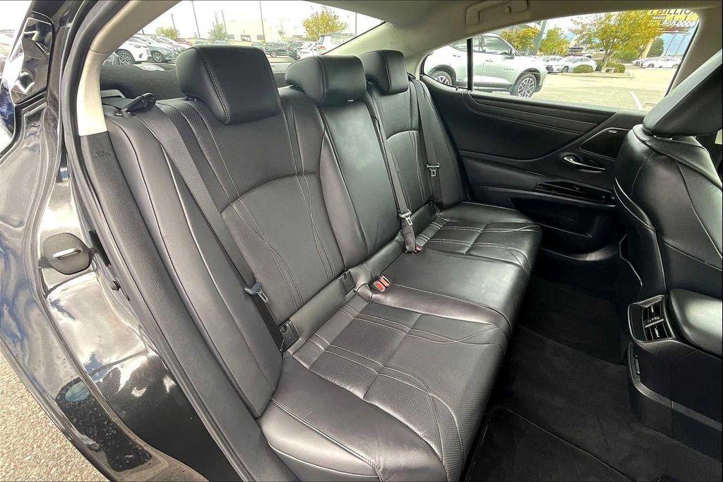 used 2024 Lexus ES 350 car, priced at $44,000