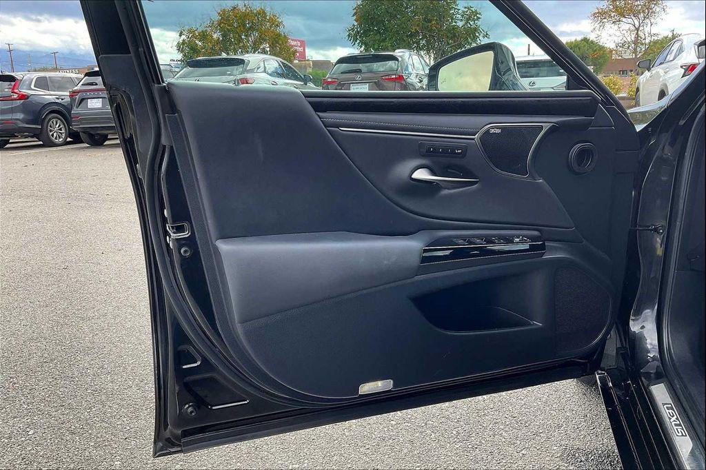 used 2024 Lexus ES 350 car, priced at $44,000