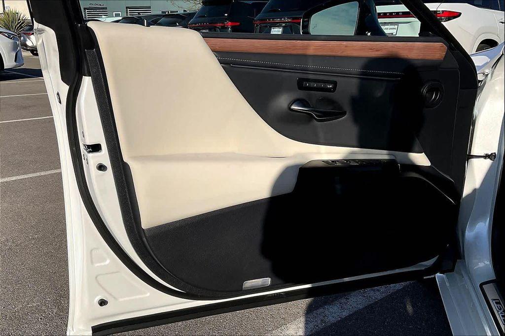 new 2025 Lexus ES 350 car, priced at $49,169