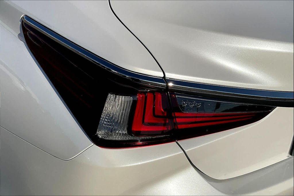 new 2025 Lexus ES 350 car, priced at $49,169