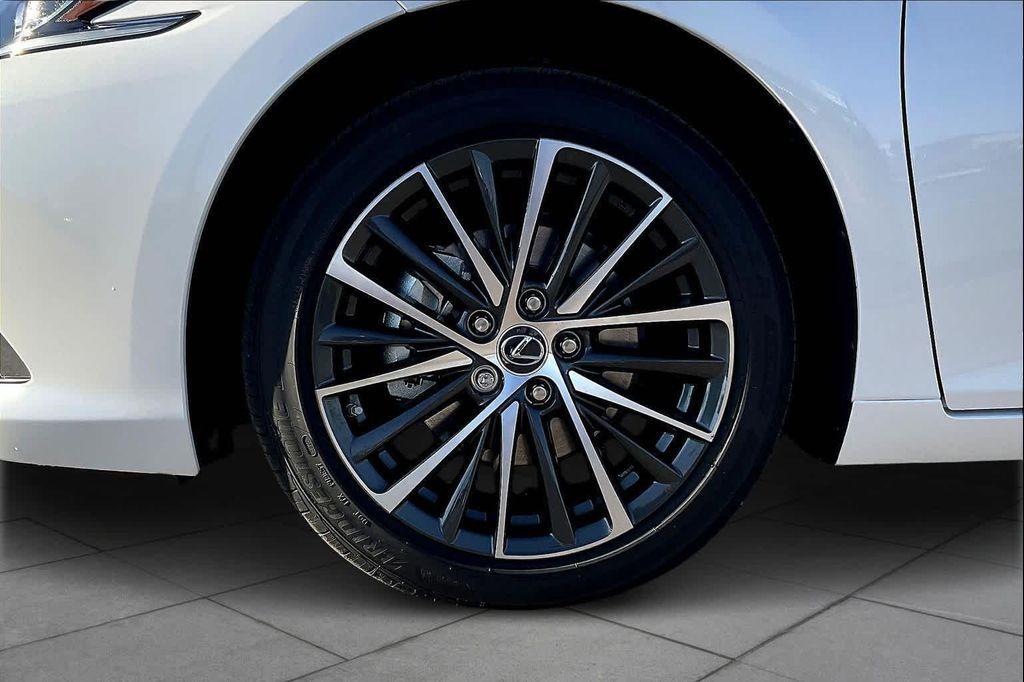 new 2025 Lexus ES 350 car, priced at $49,169