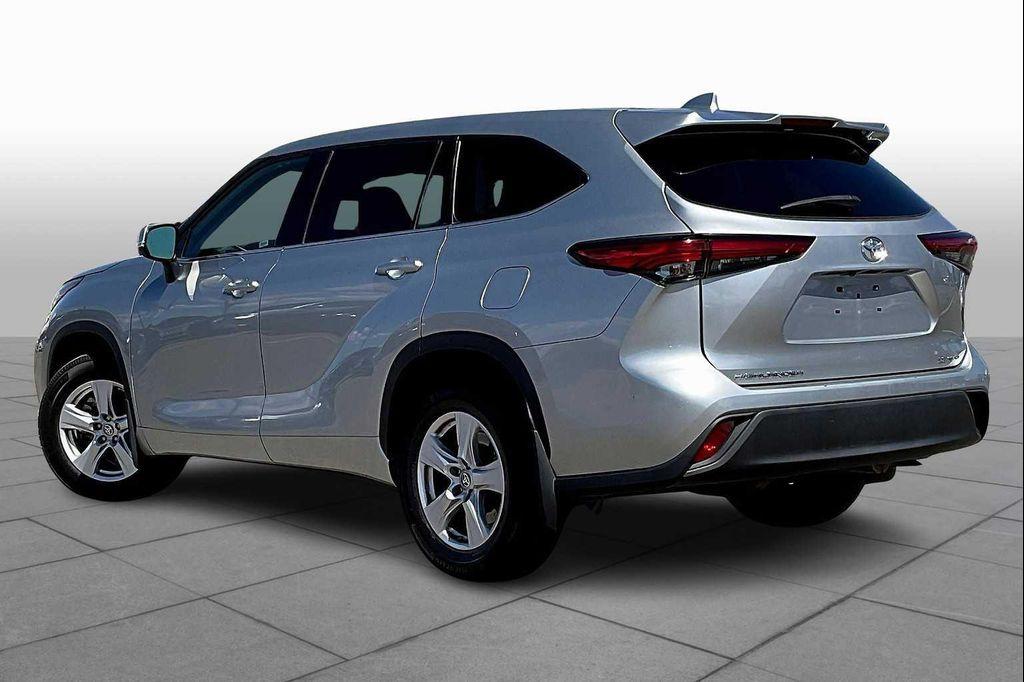used 2021 Toyota Highlander car, priced at $32,000