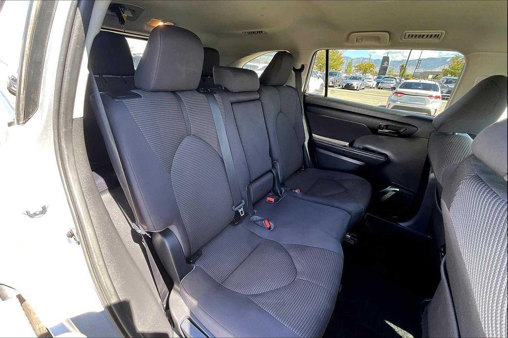 used 2021 Toyota Highlander car, priced at $32,000