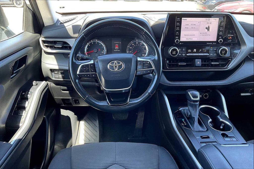 used 2021 Toyota Highlander car, priced at $32,000