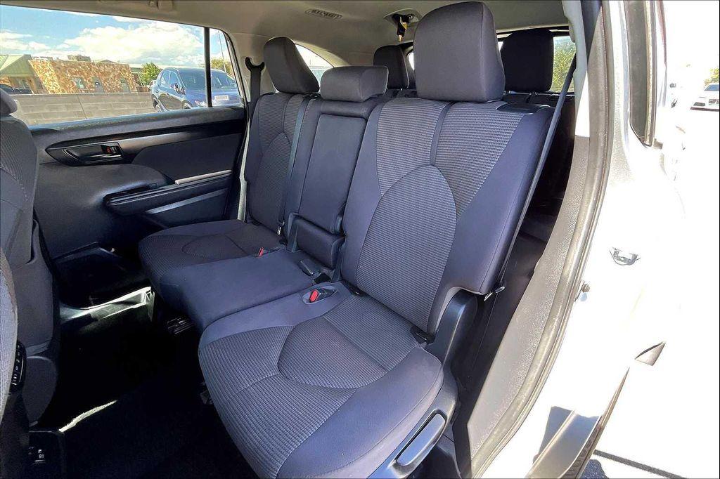 used 2021 Toyota Highlander car, priced at $32,000