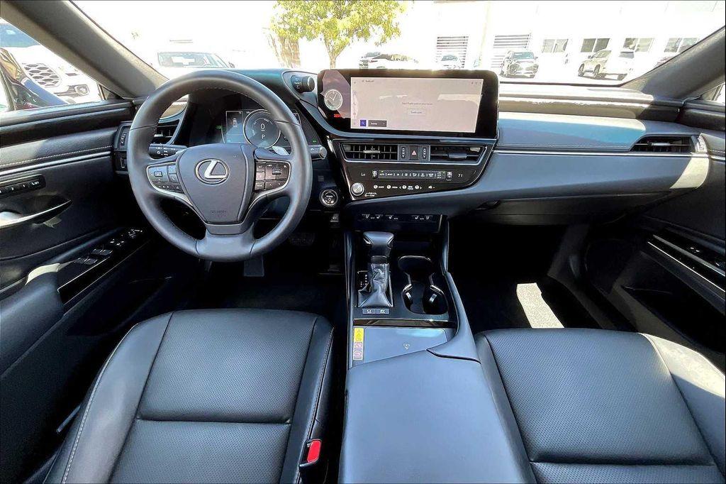 used 2025 Lexus ES 300h car, priced at $44,000