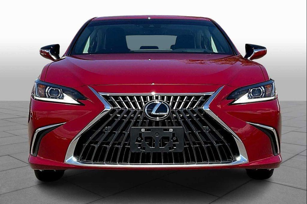 used 2025 Lexus ES 300h car, priced at $44,000