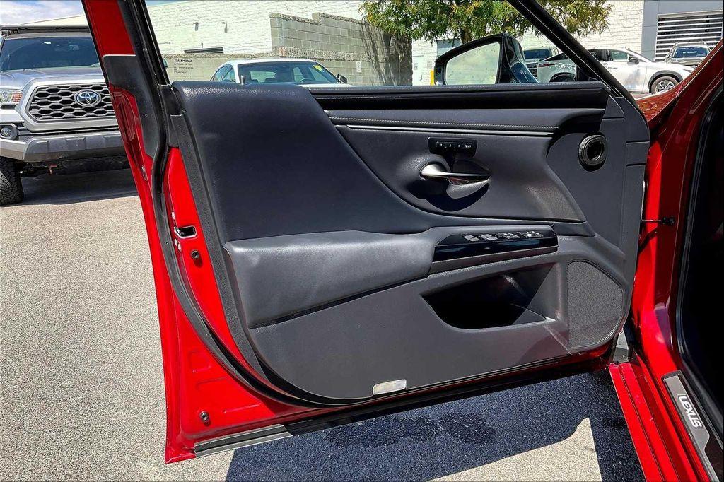 used 2025 Lexus ES 300h car, priced at $44,000